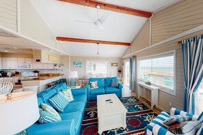 TV - Oceanfront, Dog-Friendly House w/Central AC, Free WiFi, Shared Pool, Private W/D (Frisco)