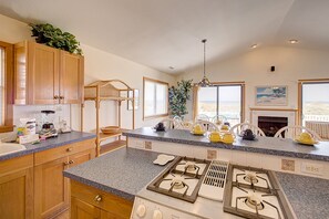 Fridge, microwave, oven, stovetop - Luxury beach home with beach view, private hot tub, & fireplace (Avon)
