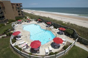 Pool - Topsail Dunes condo with oceanfront deck, oceanside pool & waterway-view porch (North Topsail Beach)