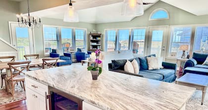 Steps From Oceanfront. Luxury Bath & Kitchen. Nat'l Seashore & Lighthouse Views