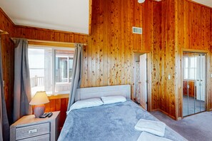 5 bedrooms, free WiFi, bed sheets