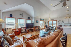 TV, DVD-spiller og fotballspill