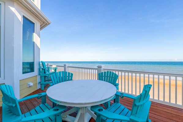 تناول الطعام بالخارج