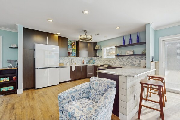 Fridge, microwave, oven, stovetop