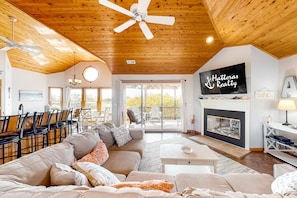 TV, fireplace, DVD player