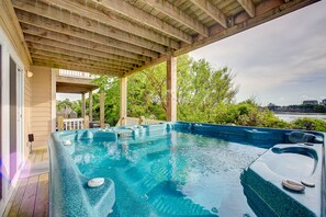 Lämmitetty uima-allas