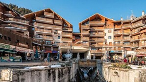 Unclassified image, 2 of 3, button - Studio for 4 People (Champagny-en-Vanoise)