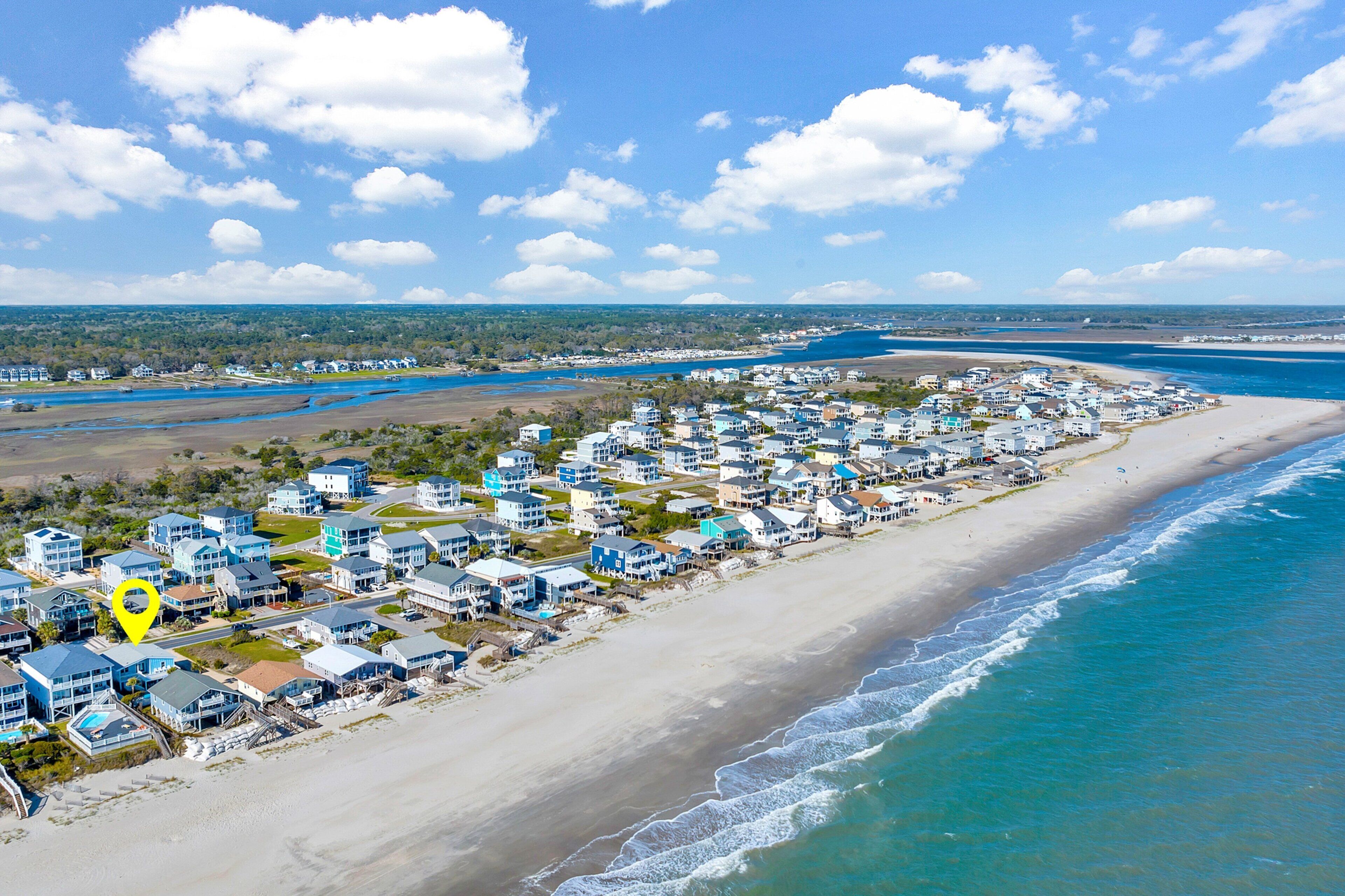 Una spiaggia nelle vicinanze