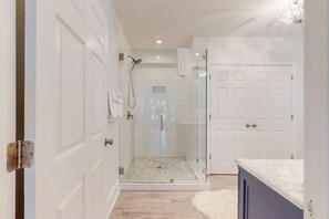 Een douche, een haardroger
