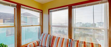 Een televisie, een dvd-speler en boeken