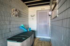 Interior - Oceanfront condo with elevator, private beach, ocean view, community pool, grill (North Topsail Beach)
