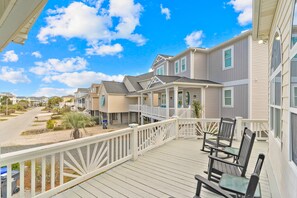 Terrace/patio - Tranquil dog-friendly home with pool, balcony, central AC, & washer/dryer (Ocean Isle Beach)