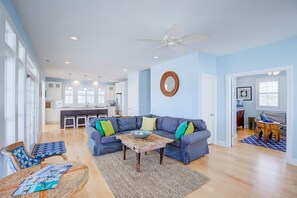TV, DVD player, books, stereo - Oceanfront home with a pool, beach access, washer/dryer & central AC (North Topsail Beach)