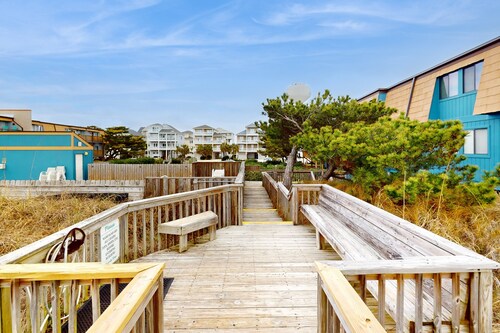 Gabriel's Paradise: Oceanfront | Deck | Pool