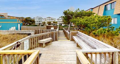 Gabriel's Paradise: Oceanfront | Deck | Pool