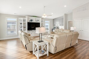 Télévision, table de tennis de table