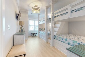 8 bedrooms, iron/ironing board, free WiFi, bed sheets