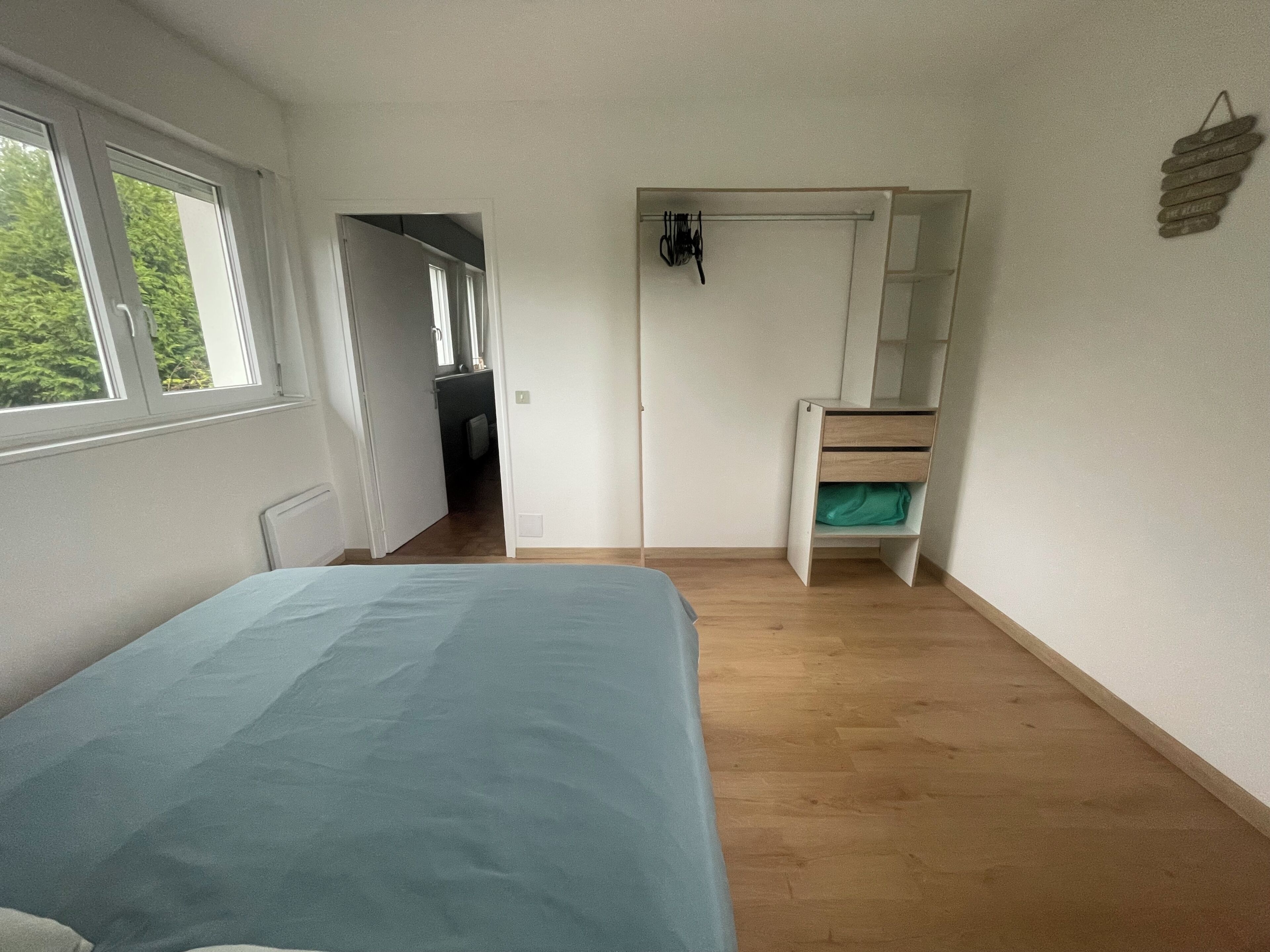1 chambre, fer et planche à repasser, Wi-Fi gratuit, draps fournis