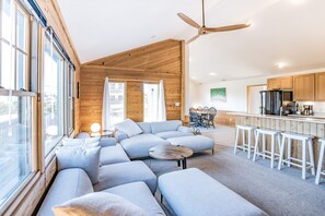 TV, fireplace, DVD player
