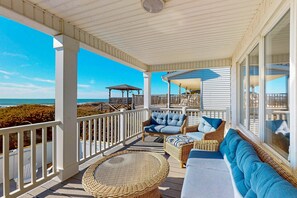 Terrace/patio - Oceanside Gem: Gorgeous oceanfront home with beach access, large deck, & pool (Ocean Isle Beach)