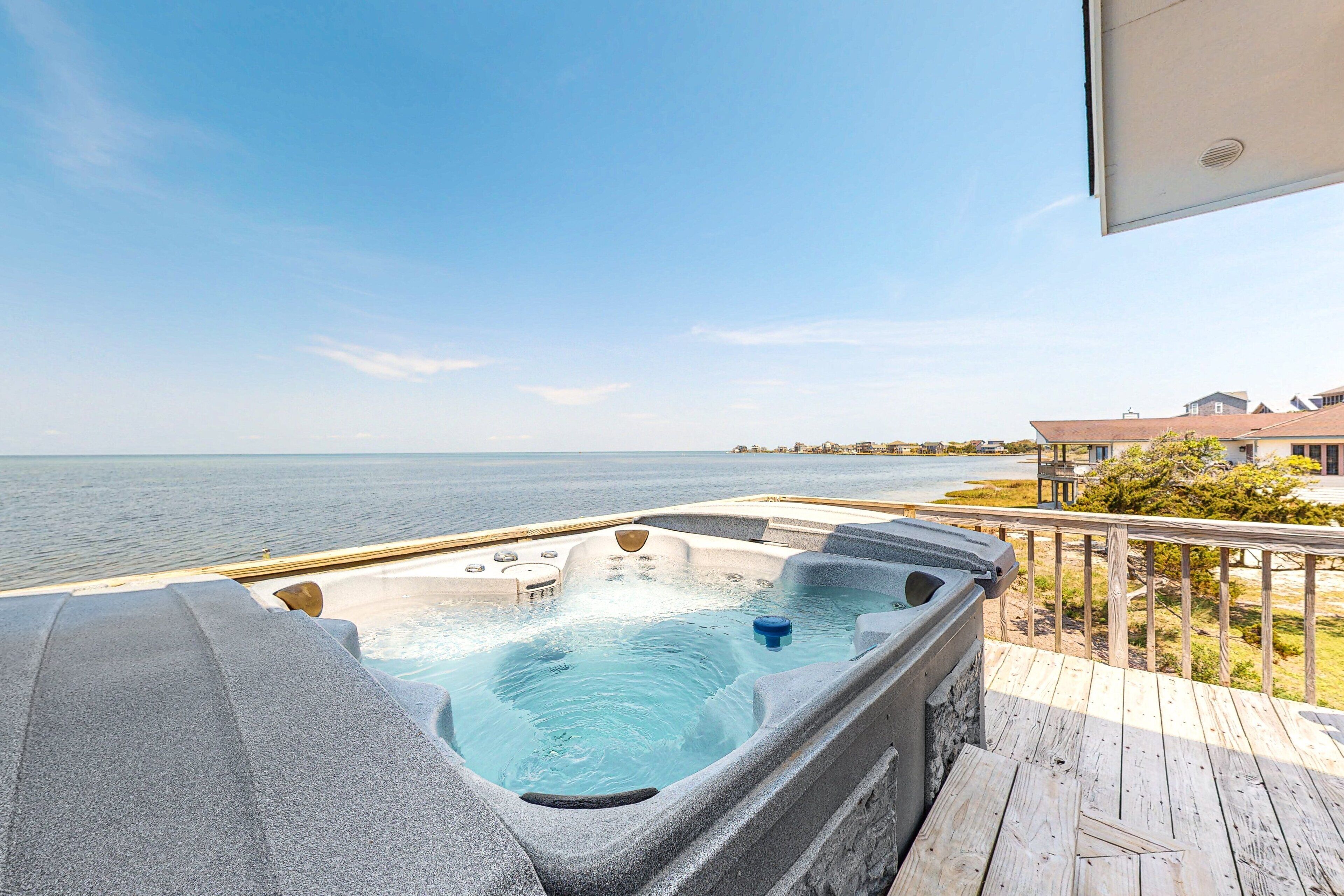 Tina de hidromasaje al aire libre