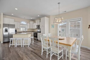 Dining - Oceanfront home with private beach access, hot tub, central AC, & W/D - dogs ok (North Topsail Beach)