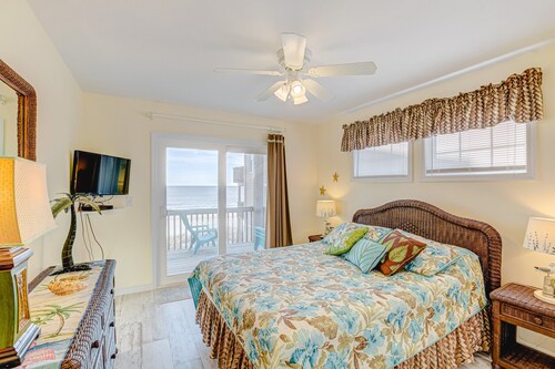 Oceanfront home with private beach access, hot tub, central AC, & W/D - dogs ok