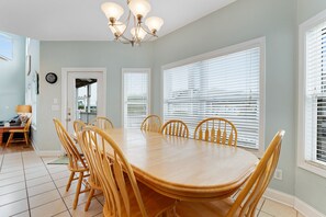 Dining - Finally Free: Sprawling home with pool access, balconies, enclosed yard, & grill - dogs ok (Ocean Isle Beach)