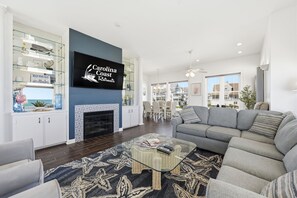 TV, fireplace