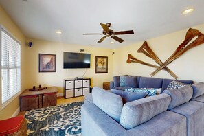 Smart TV, fireplace