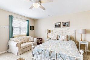 4 bedrooms, WiFi, bed sheets
