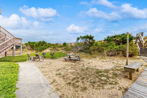 Oceanfront- Tressa Terrace - Beachfront - Amazing Ocean Views - Large Pool