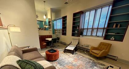2 BR Schoolhouse Apt w/ Sauna