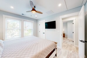 4 bedrooms, free WiFi, bed sheets