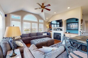TV, fireplace