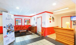 Lobby - Holiday Home in Bonascre With Sauna (Ax-les-Thermes)