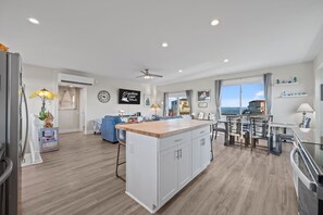 Unclassified image, 2 of 35, button