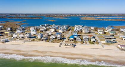 Coastal home with short walk to the beach, community pool