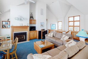 Televisión, chimenea, videojuegos y reproductor de DVD 