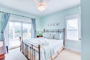 6 bedrooms, free WiFi, bed sheets