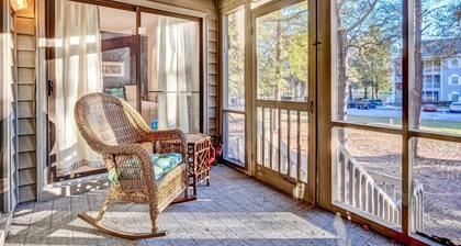 Golf Retreat at Club Villas: Cozy with Patio