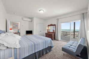 9 bedrooms, desk, iron/ironing board, free WiFi
