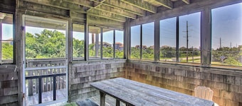 Classic, Dog-Friendly Home w/ AC, Shared Pool, High-Speed WiFi - Steps to Beach