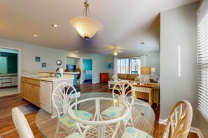 Interior - Riverfront golf resort condo with fairway views, pool, tennis, & on-site dining (Sunset Beach)