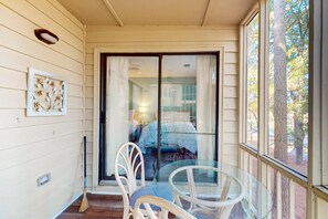 Outdoor dining - Riverfront golf resort condo with fairway views, pool, tennis, & on-site dining (Sunset Beach)