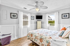 4 soverom, strykejern/-brett, reiseseng for barn og wi-fi (inkludert)