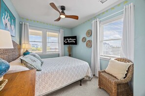 4 chambres, bureau, fer et planche à repasser, accès au Wi-Fi (inclus)