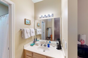 Bruser, hårtørrer, håndklæder