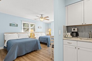 2 sovrum, strykjärn/strykbräda, resesäng och internet