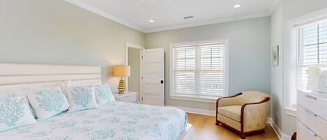 5 bedrooms, iron/ironing board, travel crib, internet